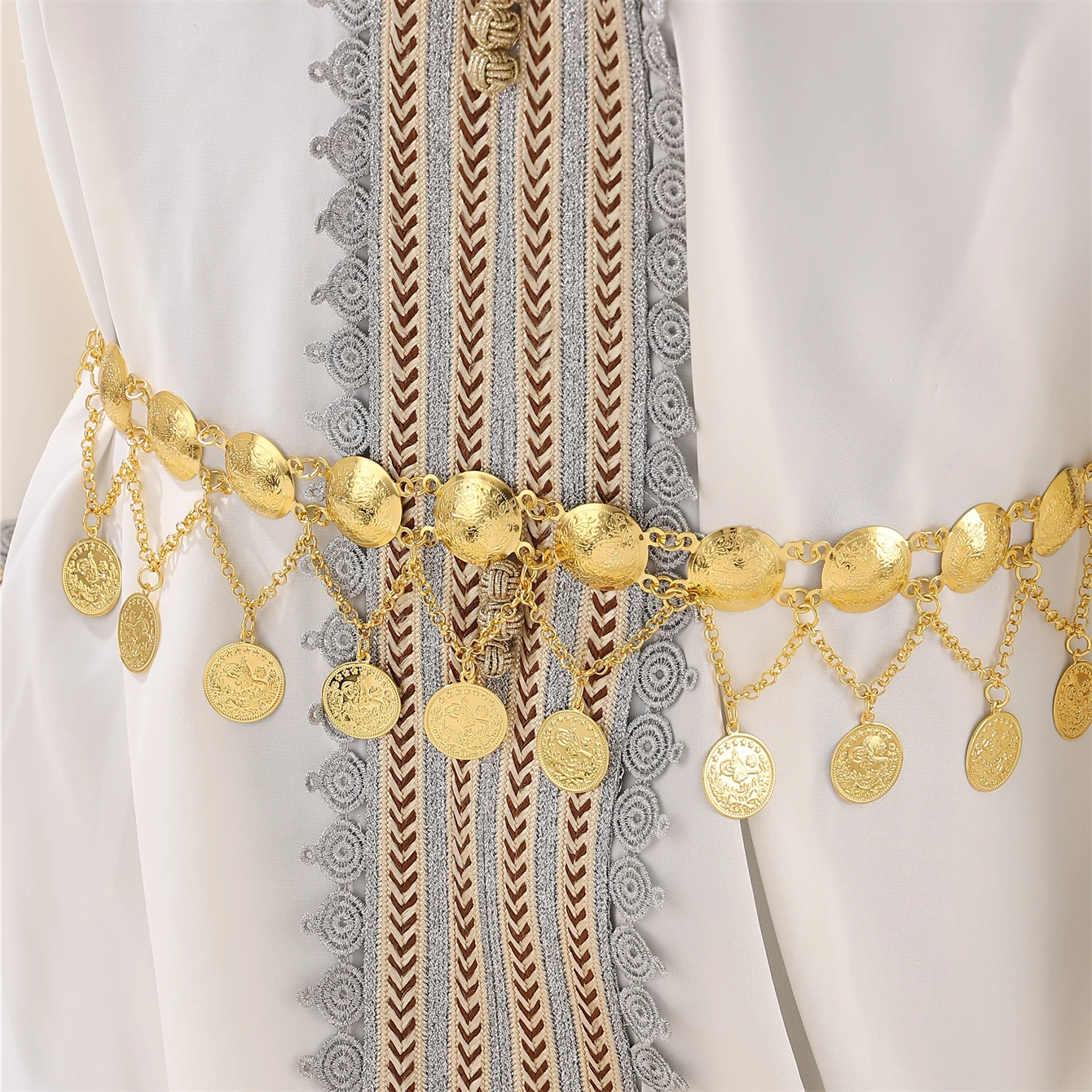 سلسلة خصر مصنوعة من خليط معدني للسيدات في المملكة العربية السعودية، تصميم رائع بشراشيب، مقاس قابل للتعديل مثالي لحفلات الزفاف والمهرجانات.