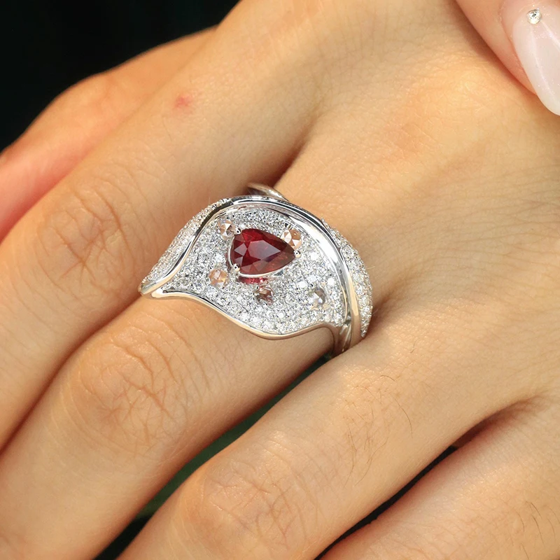 Aazuo Fine Jewerly 18K White Gold Natrual Ruby Real Diamonds Flower Ring Gifted For Woman Wedding Day Deluxe Banquet Party