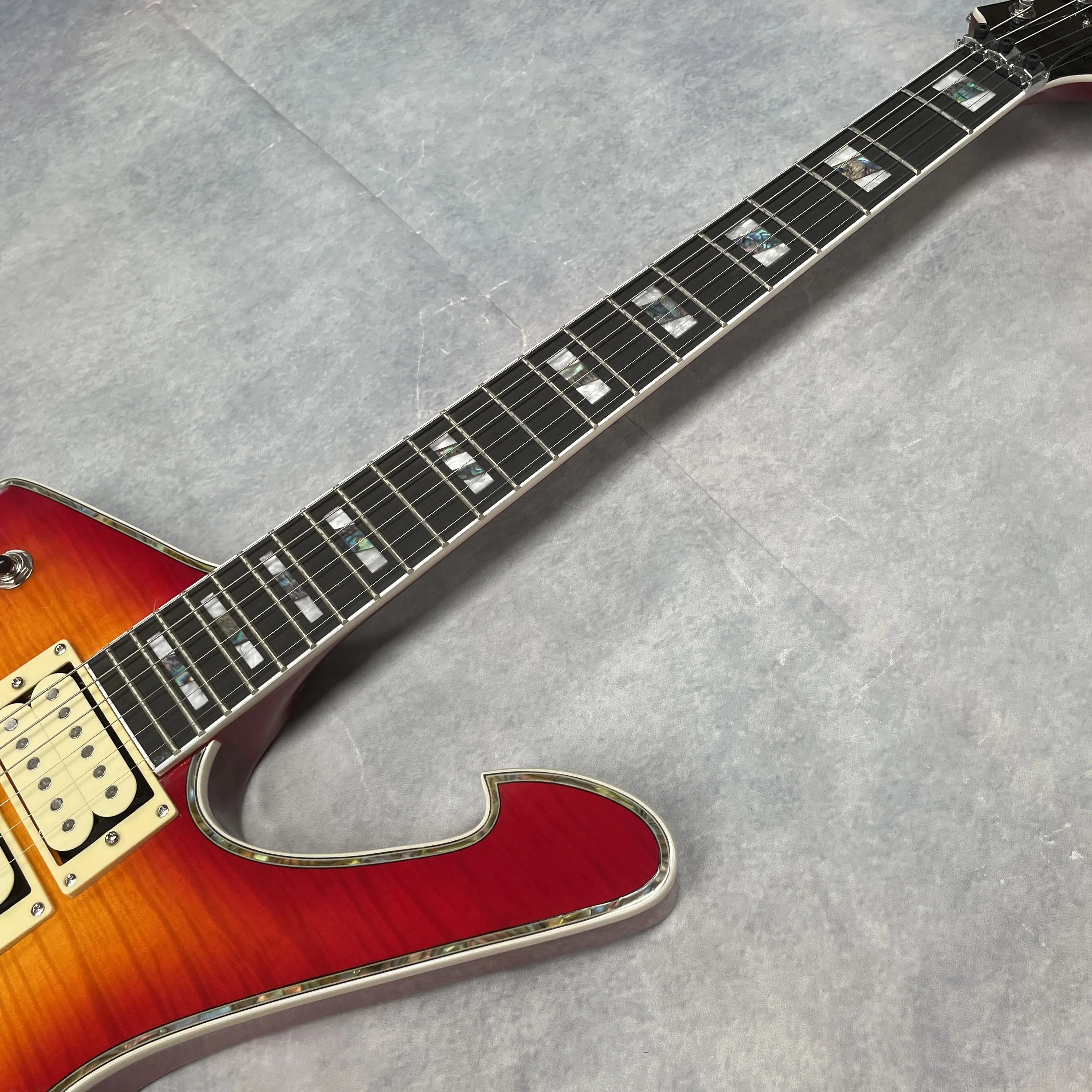 6-string electric guitar,flame tiger-stripe top, HHH pickups,tremolo system guitars,professional speed-picking electric guitarra