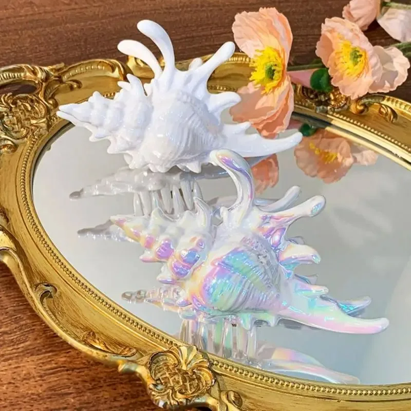 

1pc Conch Hairpin Colorful New Creative Gift Fashion Hair Claw Elegant Shark Clip for Summer Beach New Headwear for Summer Beach