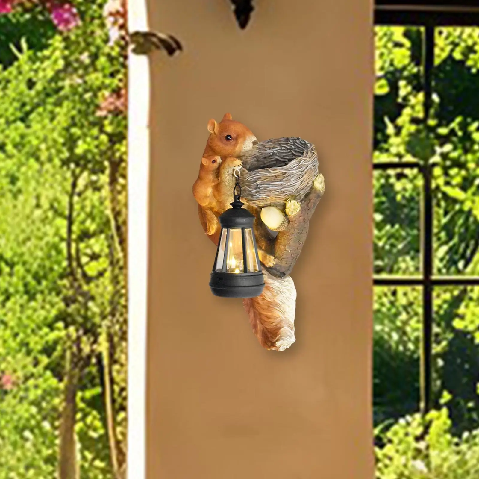

Garden Squirrel Statue with Solar Lantern Handmade Balcony Decorative Light for Lawn Outside Balcony Housewarming Gifts Patio