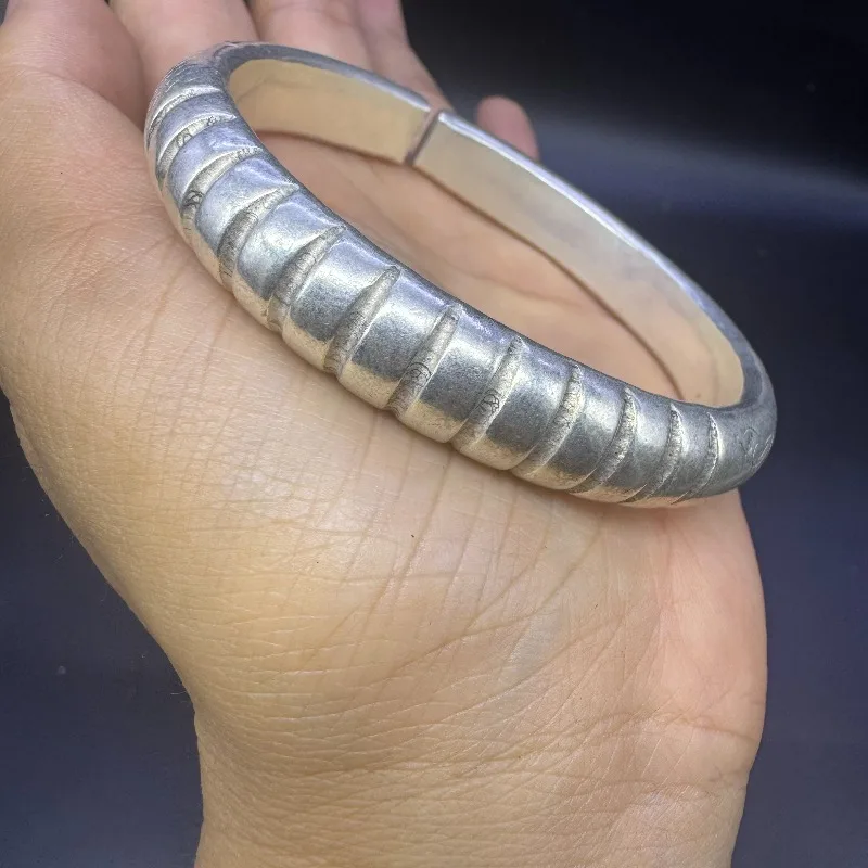 Handcrafted Carved Miao Silver Bracelet, Ethnic Hollow Round Bangle, Retro Linen Style Fashion Jewelry for Men Women