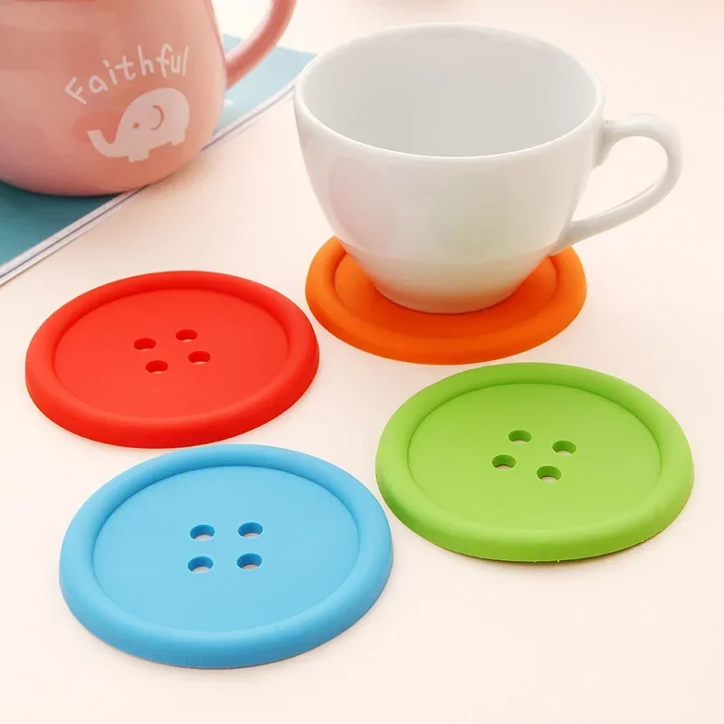 1PC Creative Home Heat-resistant Round Water Coaster Non-slip Insulation Pad Silicone Table Mat Simple Button Coaster Kitchen