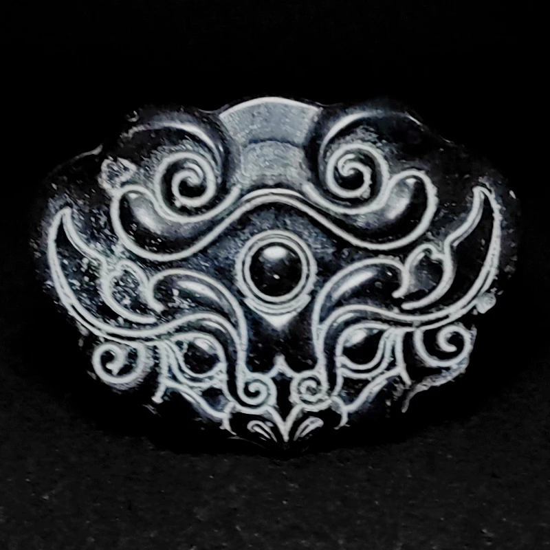 YIZHU CULTUER ART Size 7.5 x 5.7 cm Old Chinese Hongshan Culture Black Magnet Jade Carving Pixiu Beast face Pendant Collection