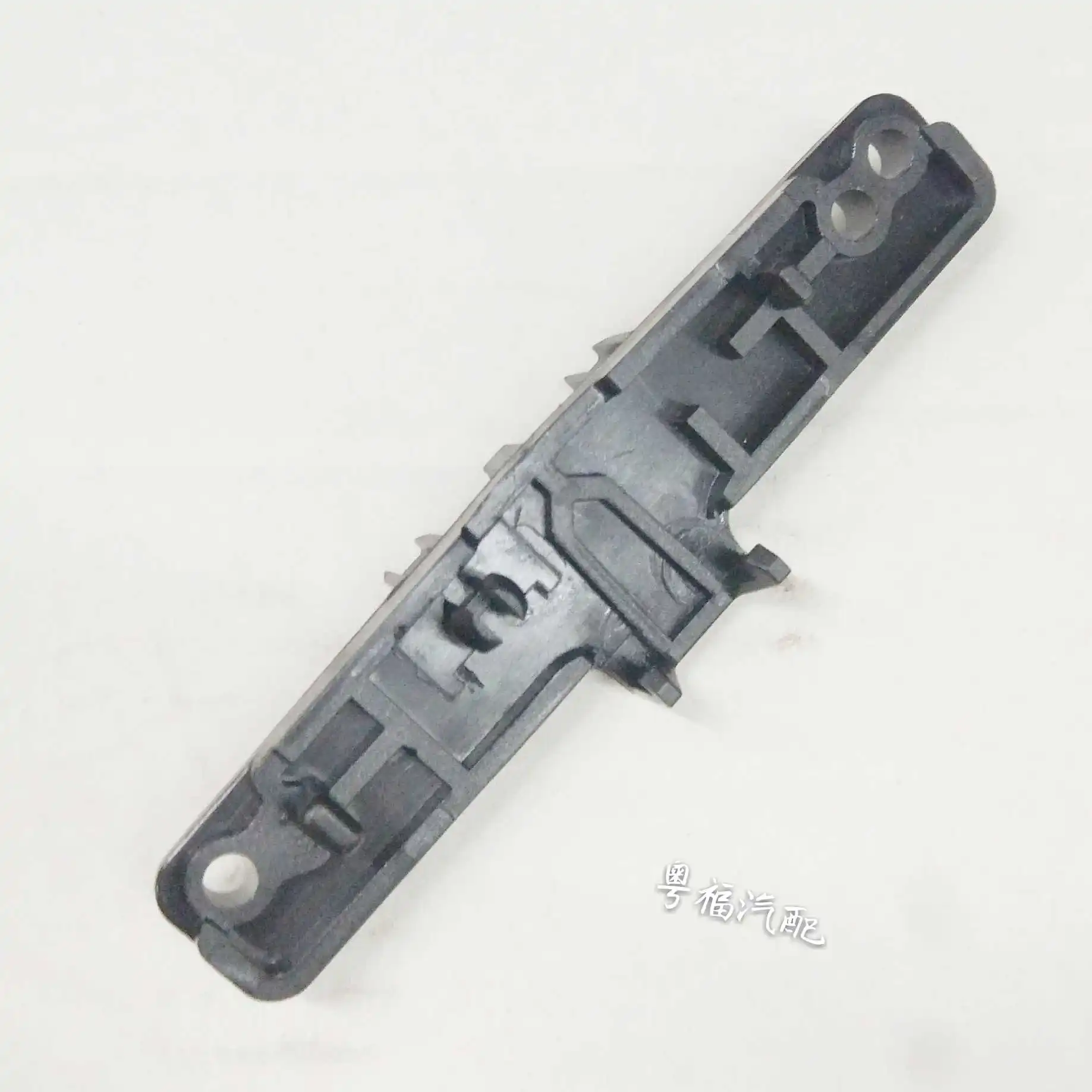 

1pcs For Ford 04-15 Focus audio navigation CD player panel fixing bracket buckle