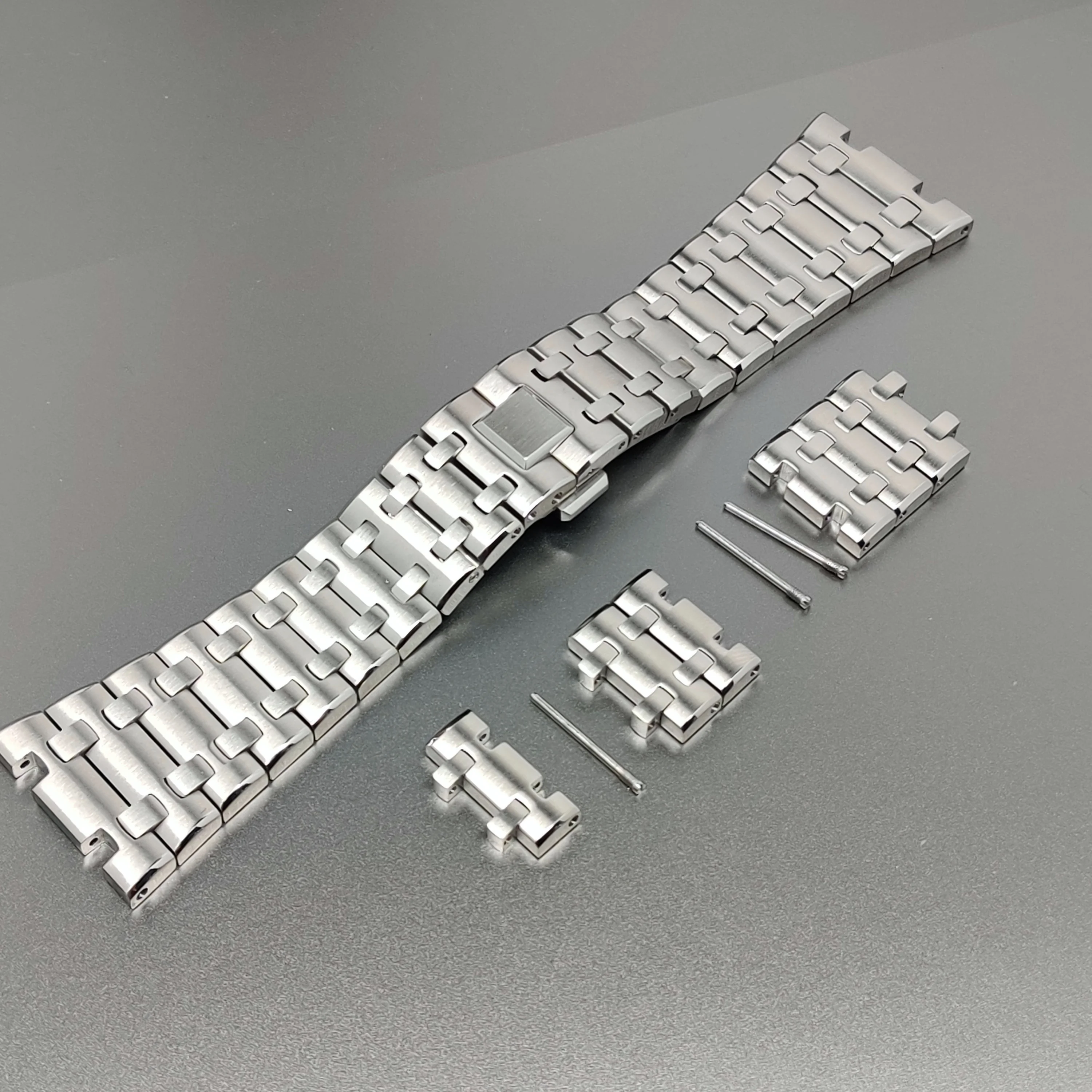 

Ремешок для часов в морском стиле из нержавеющей стали подходит для модифицированных корпусов часов HONTAO в морском стиле.