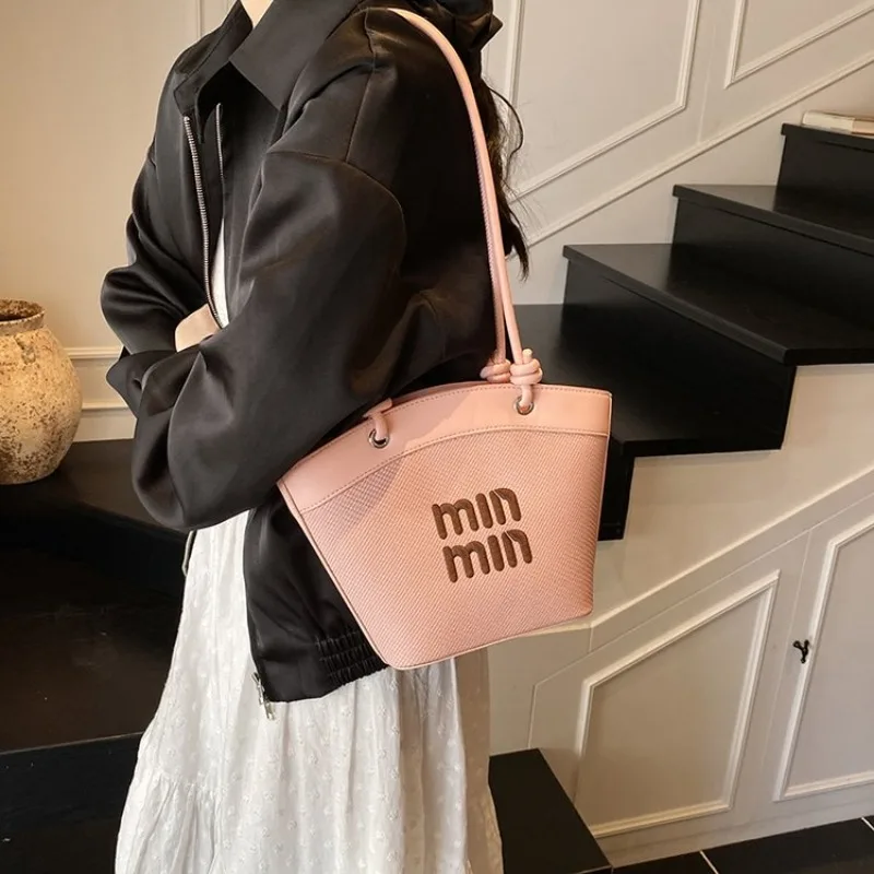 

Trendy Practical Diaper Bag Shoulder Crossbody Baby Commuting Exquisite Glamorous Timeless Stylish Organized Parent-Friendly