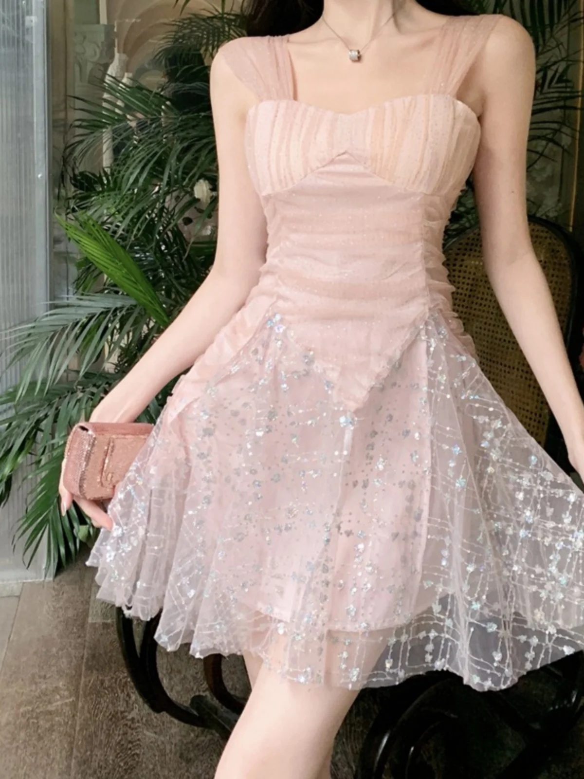 فستان أميرة الجنية الجذاب بكتف واحد وحزام شبكي وتطريز الترتر، تنورة عالية الخصر بتصميم A-line، قصير الطول، أنيق لفصل الصيف. #4