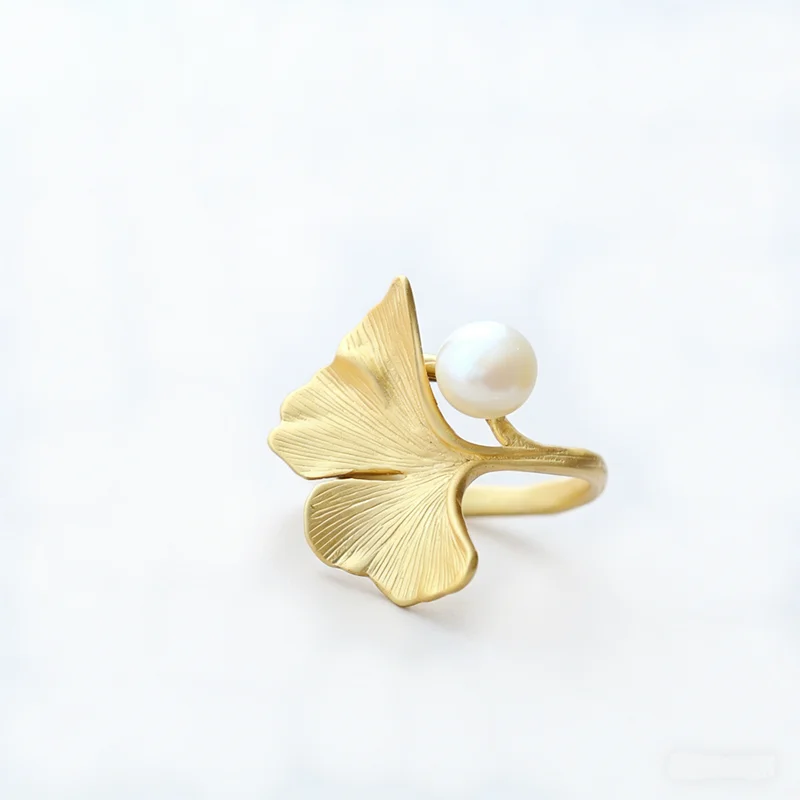 elegante-anello-regolabile-a-foglia-di-ginkgo-placcato-oro-18k-con-perla-d'acqua-dolce-incastonata-gioiello-in-argento-sterling-925