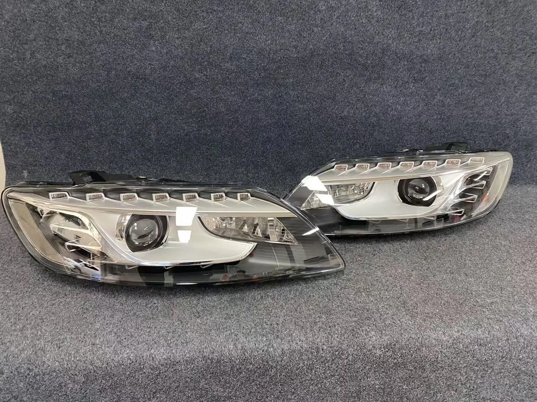 Suitable for Audi Q7 10-15 models, original headlight assembly, detachable headlight plug and play function