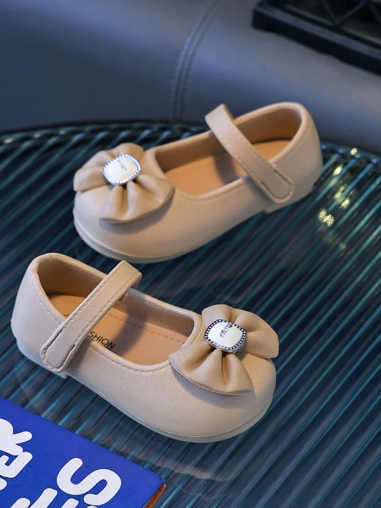 

2025 new sandals, spring and summer, new girls' soft soles, casual Korean versatile spring and autumn fragrant princess shoes