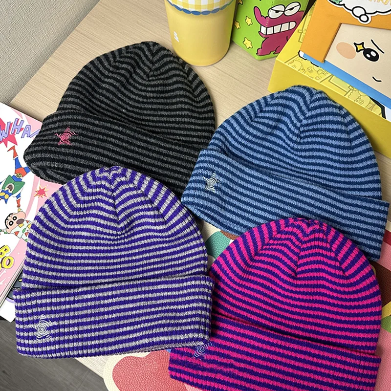 Gorros de punto con bordado de estrellas a rayas simples para mujer, gorros Unisex de invierno, ropa de calle informal, gorros suaves y cálidos para hombre