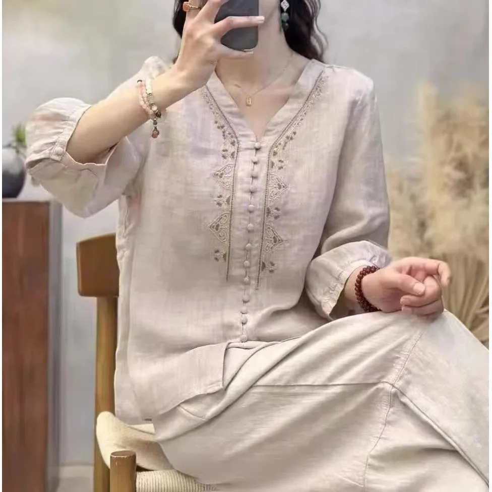 

Spring Summer 2026 New plus Size High End Women's Cotton Linen Embroidered irt Jaet Long Sve V Ne Comfortable Breath...