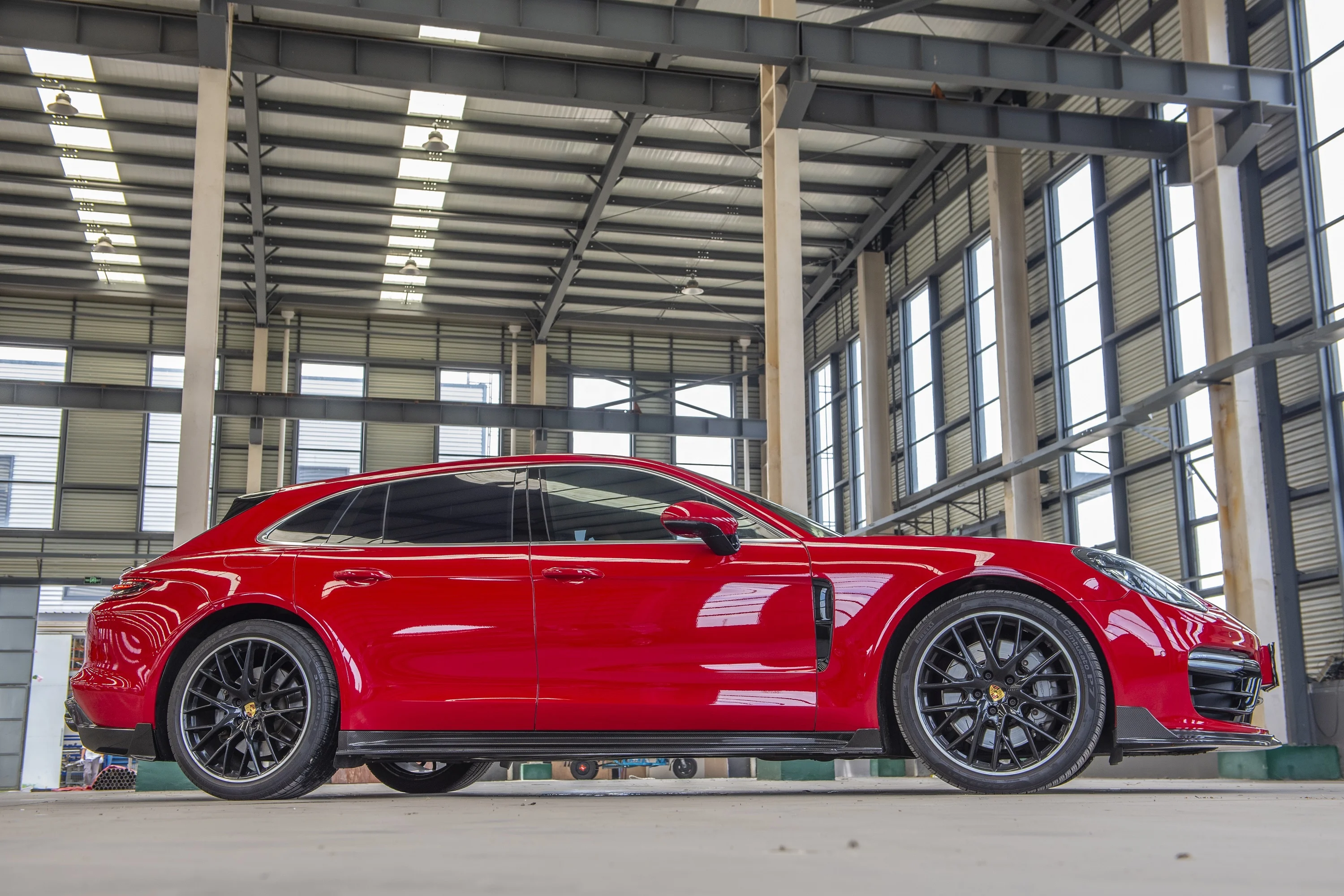 Faldones laterales de cubierta de motor de capó de fibra de carbono seca para Porsche Panamera 971 2.9T