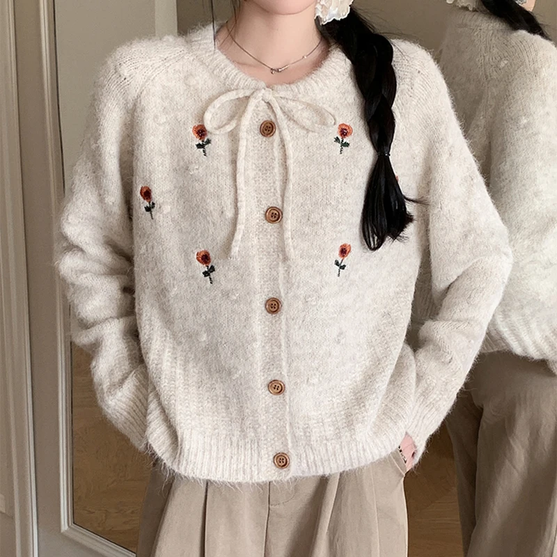 

Вязаный кардиган с цветочной вышивкой, женский милый осенне-зимний повседневный свитер на шнуровке с длинным рукавом, винтажный свободный трикотаж на пуговицах, топы