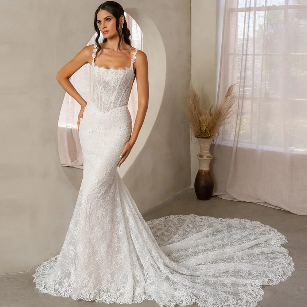 Exquisite Appliques Lace Customized Robe de mariée Mermaid Wedding Dress Spaghetti Straps Bridal Gowns with Buttons Back