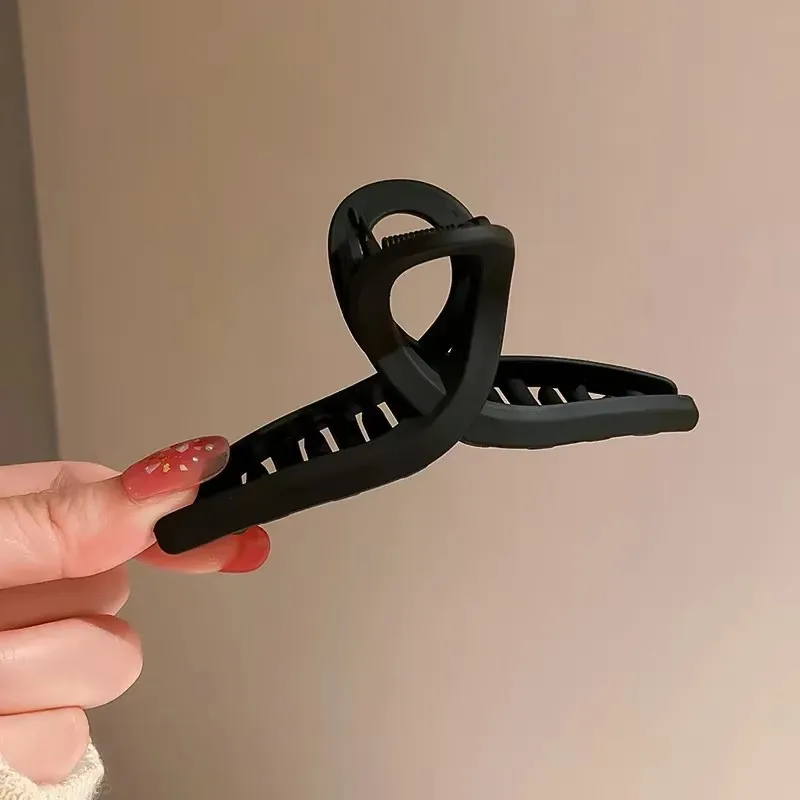 1/2 Pcs Black Square Cross Large Matte Frosted Geometric Crab Hair Clips for Women Fashion Shark Clips Girls Daily Headwear image 5