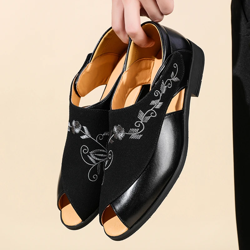 

Men's Peep Toe Cutout Leather Sandals Big 39-47 Floral Embroidery Matte Patch Flat Low Heel Slip on Summer Daily Walking Shoes