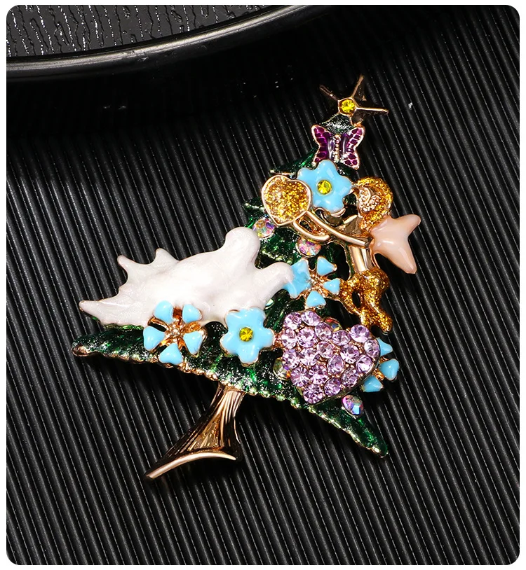 New Christmas brooch, high-end pin accessory, Christmas tree set with diamond chest flower