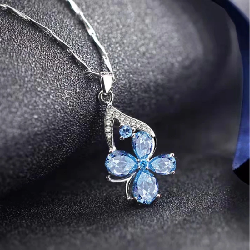 Fashion clover blue pendant aquamarine artificial gemstone necklace Europe and the United States retro lucky gift necklace