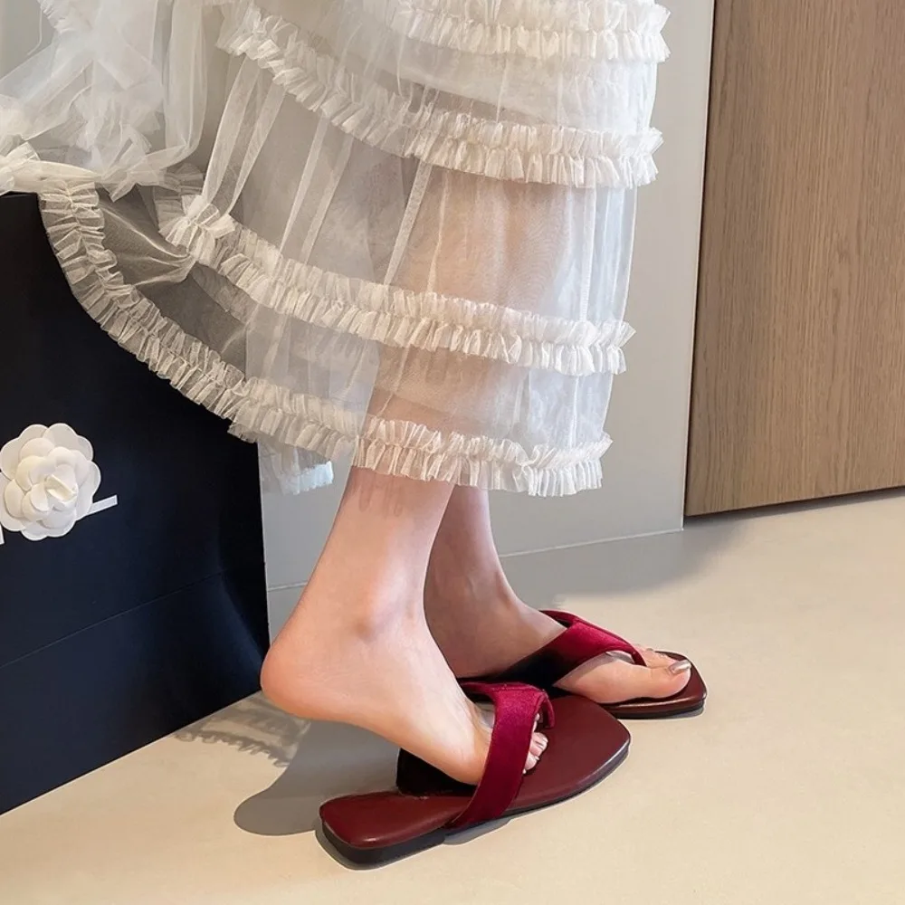 2026 Summer New Women's Solid Color Lightweight Comfortable Square Clip-toe Slippers  Fashionable Beach Casual Flip-flops