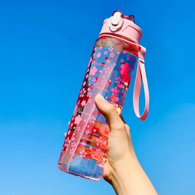 كوب مساحة مطبوع عصري إبداعي جديد 800 مل مع حزام محمول، غطاء منبثق، تصميم بلاستيكي، قش أنيق - للمراهقين والكبار #4