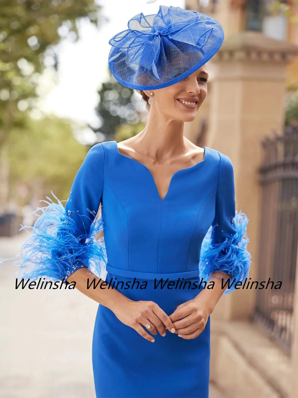 Robe de mère de la mariée bleu royal, col en V, manches 3/4, fourreau de plumes de charbon, robe d'invité de mariage, robes de soirée longueur thé