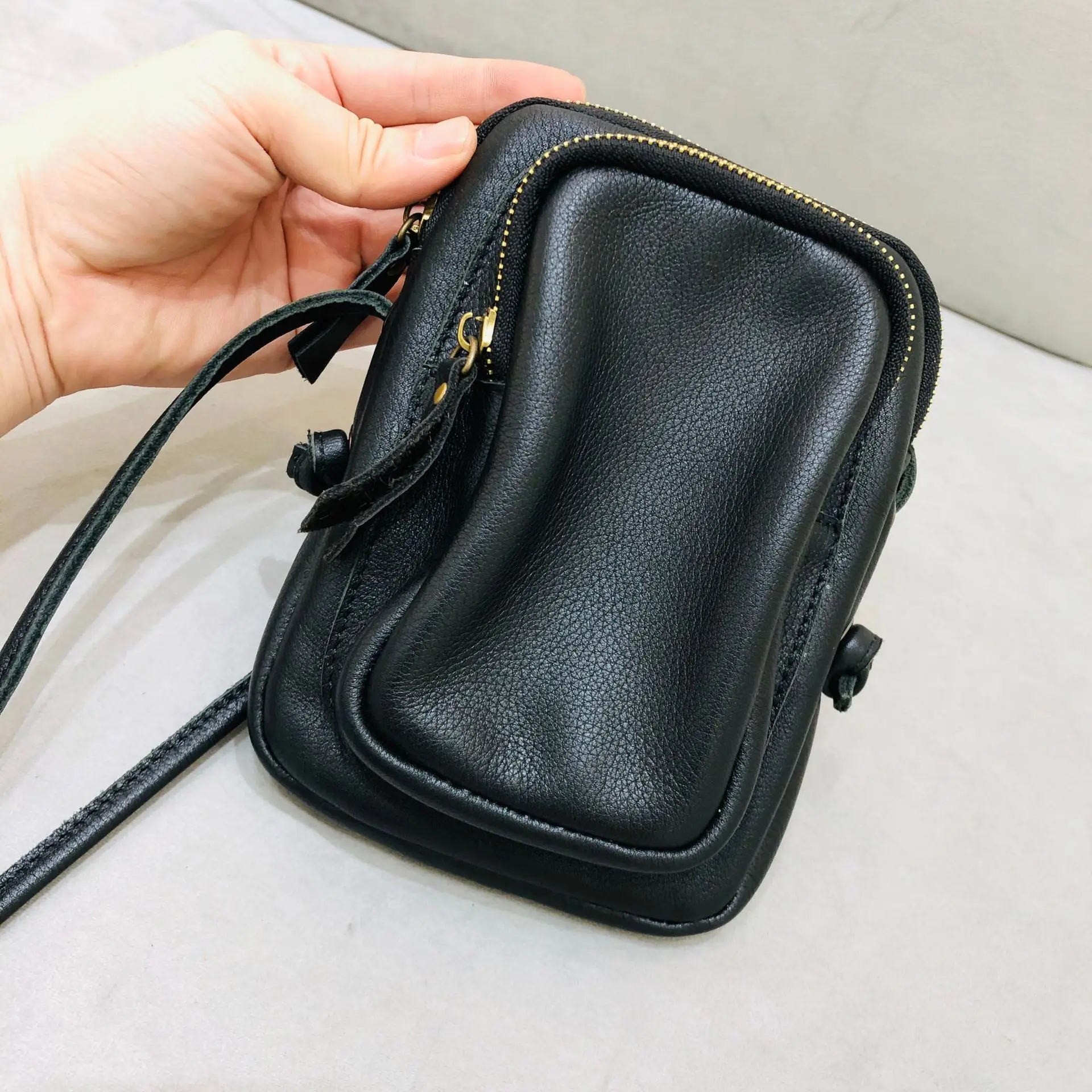 

2024 Vintage Leather Hand Layer Cowhide Shoulder Bag Crossbody Bag Mobile Phone Women Purses And Handbags