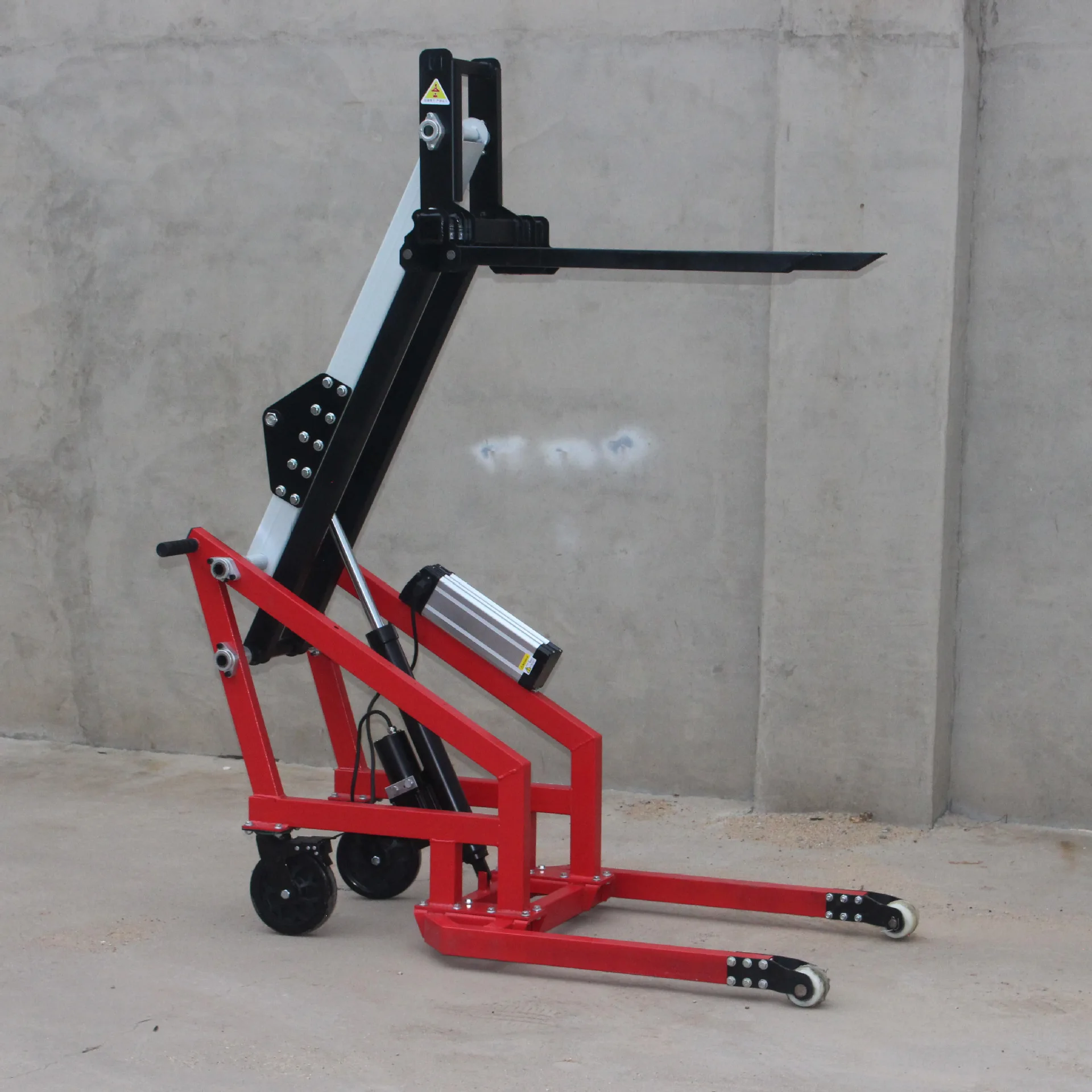 Simple electric forklift 300Kg 500kg 700kg small storage truck, hydraulic loading and unloading truck convenient bending arm