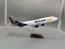 Atlas Air Cargo Aircraft Boeing 747 Aircraft Model 47CM 1:150 Scale With Wheel LED Light Die-casting Machine Collected Gift