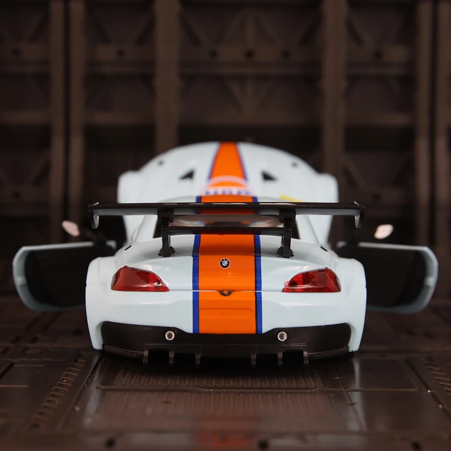 

CCA 1:24 BMW Z4 GT3 Gulf Oil Edition модель раллийного автомобиля из сплава имеет имитационные функции звука и освещения, богатые детали.