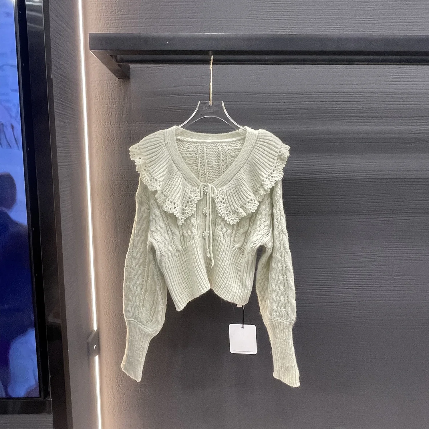 

Spring New Style Korean System Lady's Short Knitted Sweater with Knot And Lace Design Elegant Fashionable
