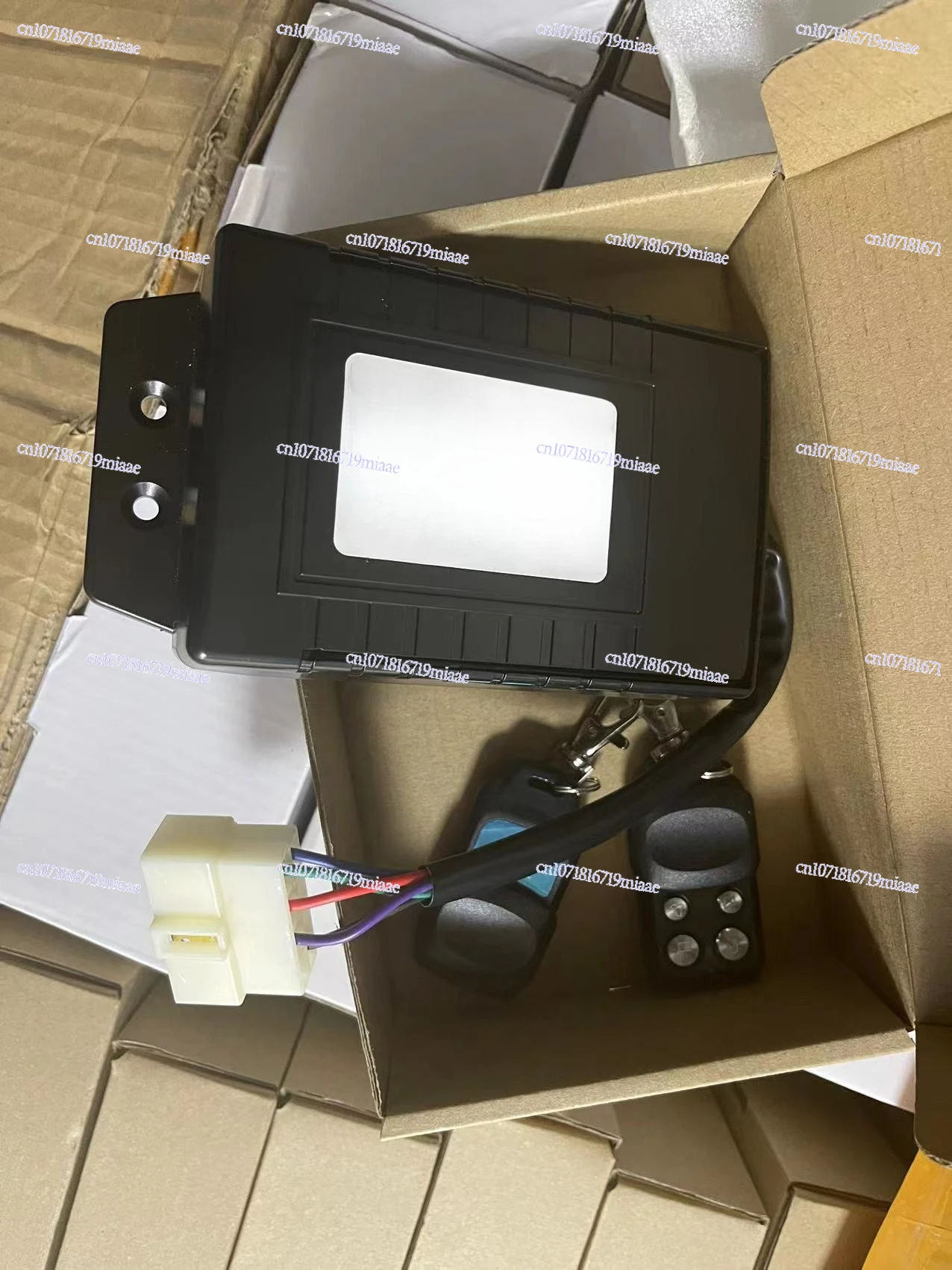 

Universal Bus Remote Control Door Lock Remote Control Door Is Suitable for Bus Double Doors Bus Door Remote Control 12V-24V