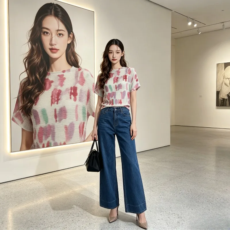 

Плиссированная футболка Miyake с коротким рукавом, летняя новинка 2026, с принтом, круглым вырезом, женская, повседневная, универсальная, модная, укороченная, плиссированная.