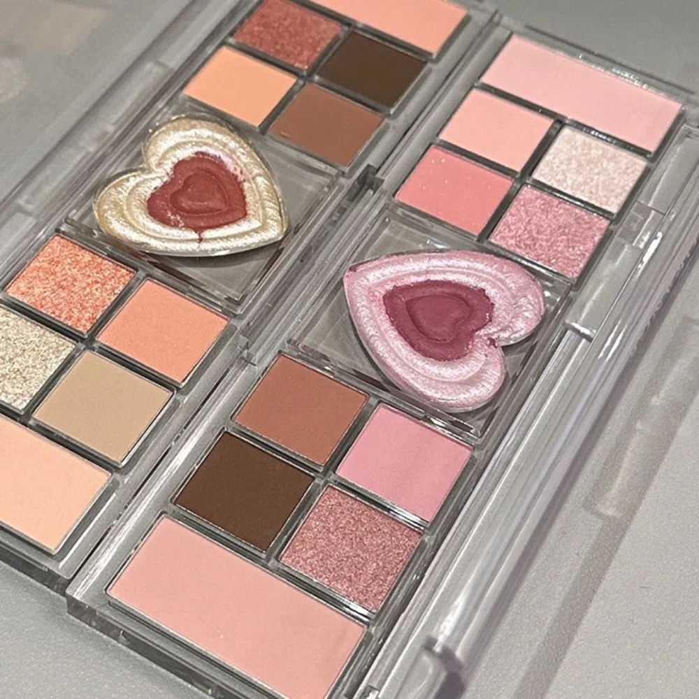 

Love Heart 12Colors Eyeshadow Palette Glitter Blusher Makeup Tool Makeup Dispensing Box Beauty Pearlescent