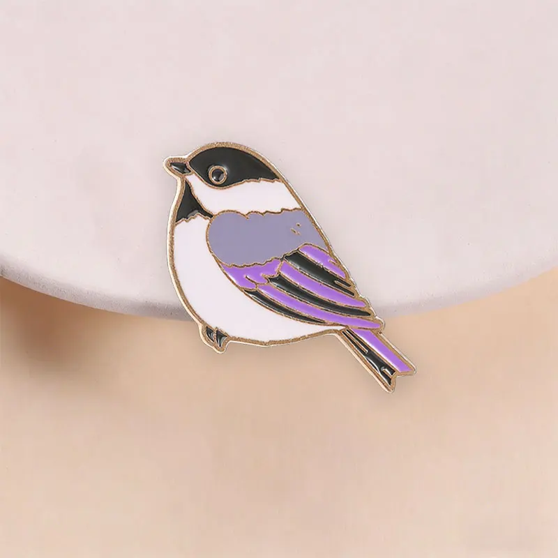 Colorful Bird Collection Enamel Pins Cartoon Hummingbird Parrot Hiking Adventure Bird Bald Eagle Brooches Badge Jewelry Gifts