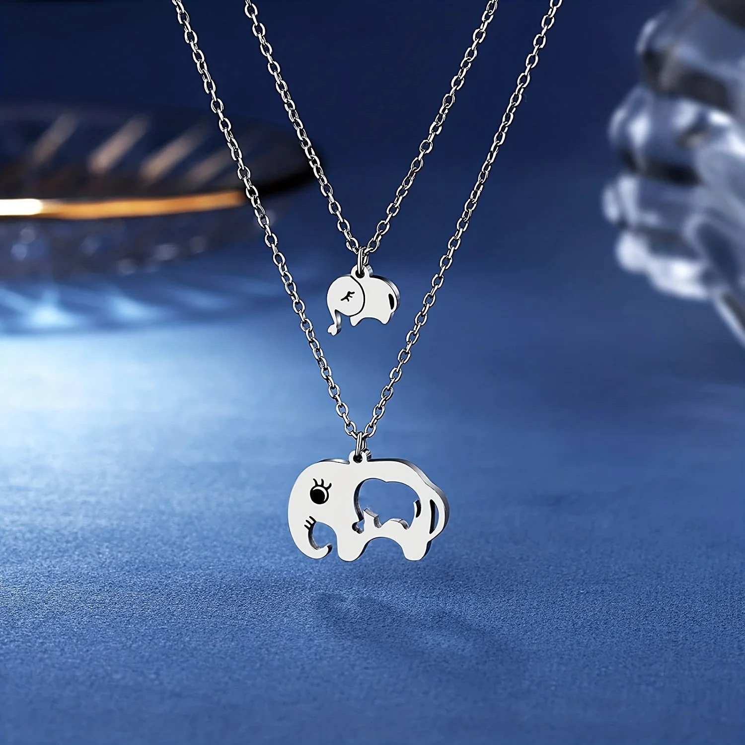 2pcs Creative CuteTrendy Silver-plated Elephant Pendant Necklace Decorative Accessories Holiday Birthday Gift For MomAndDaughter