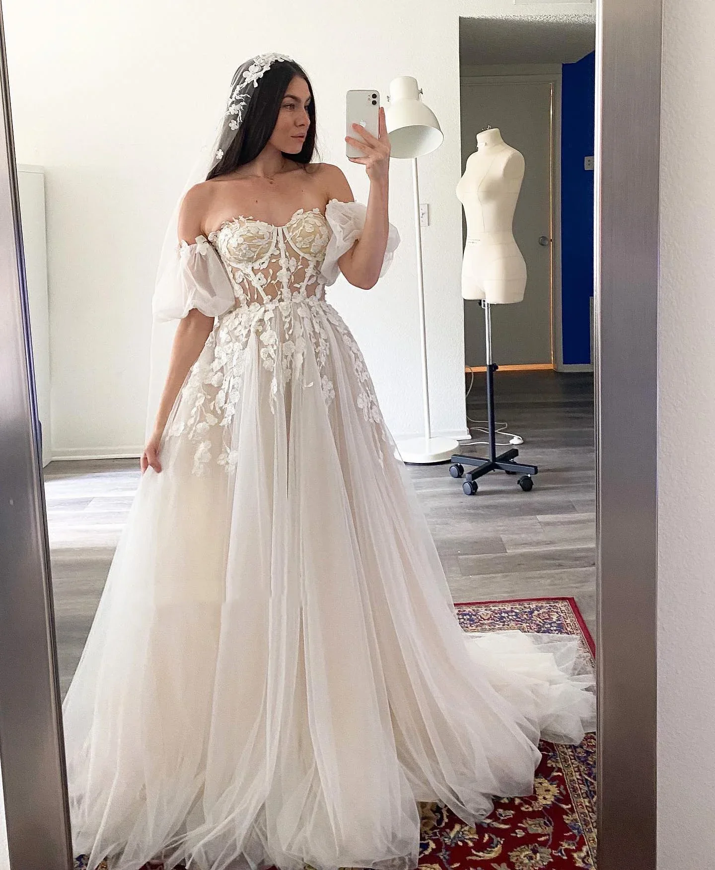 Abiti da sposa da spiaggia in pizzo con maniche corte a sbuffo personalizzati Appliques Abiti da sposa formali A-LINE per abiti da sposa da donna