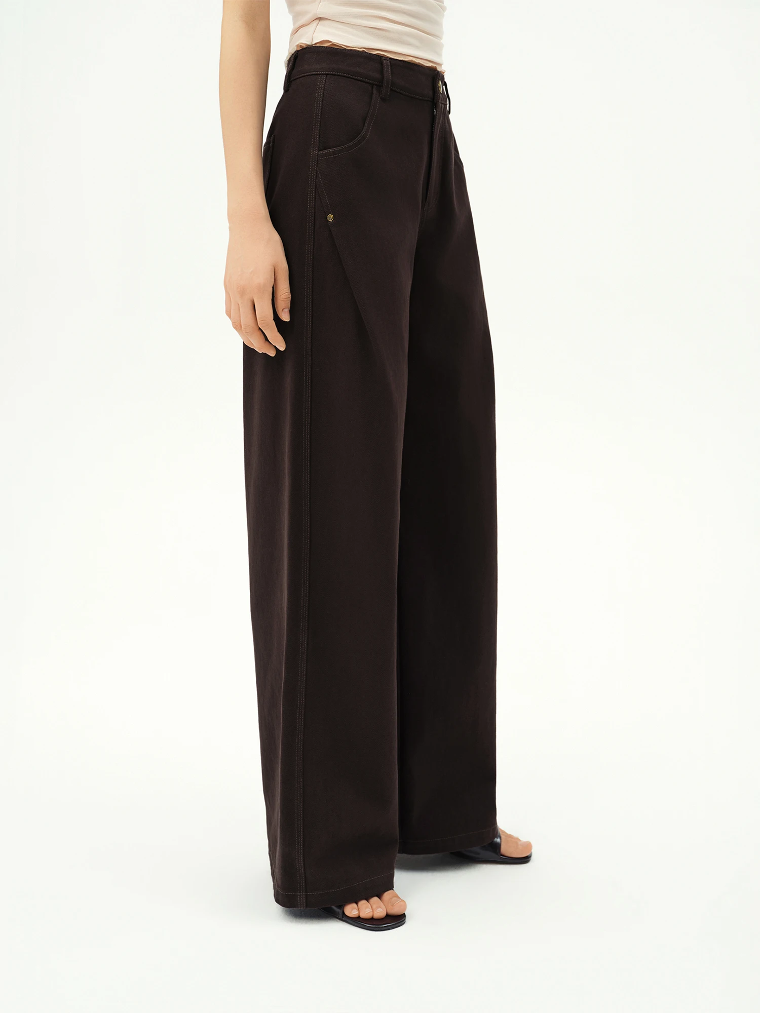 ZIQIAO 2026 Fall New Women's Vintage Brown 100% Cotton Wide‑Leg Jeans Pleated High‑Waist Relaxed‑Fit Casual Long Denim Trousers