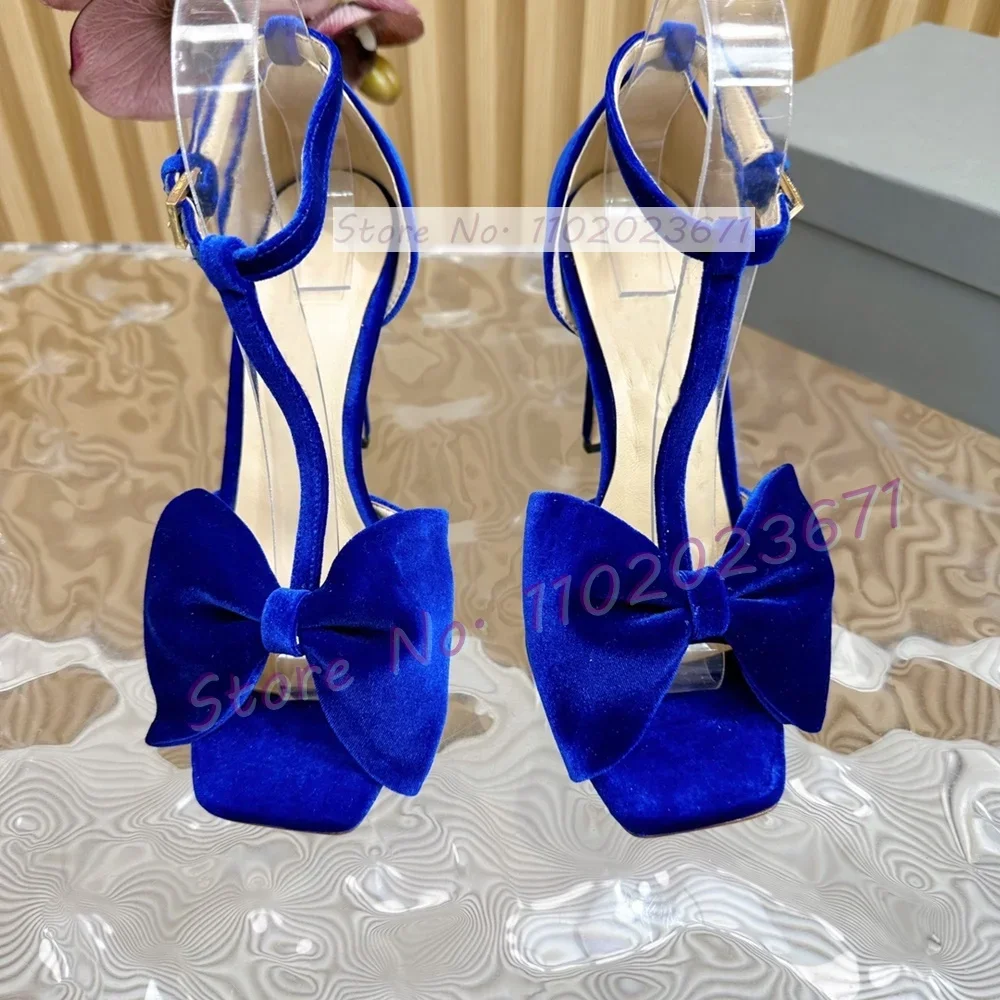 Sandali in velluto decorati con fiocco Sandali con tacco alto con punta quadrata e cinturino a T di lusso da donna Le più nuove scarpe con tacco alla moda per feste di lusso