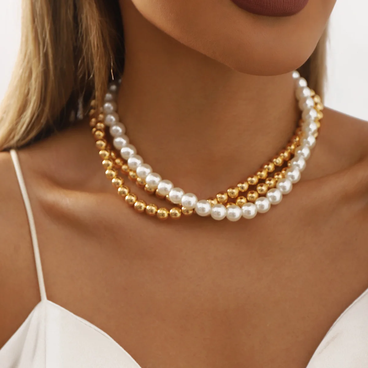

European and American summer new light luxury pearl necklace, fashionable versatile French retro stacked