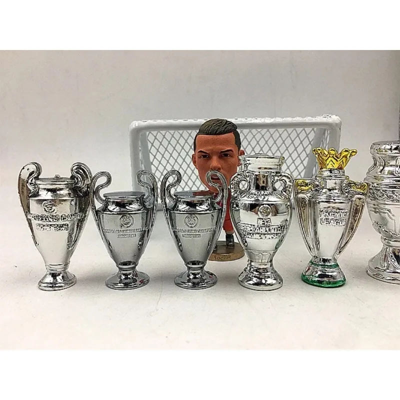 الكأس نموذج المفاتيح الكرة الذهبية قفازات ذهبية كأس كرة القدم قلادة سبيكة عالية اللمعان مصقول ومطلي بالكهرباء