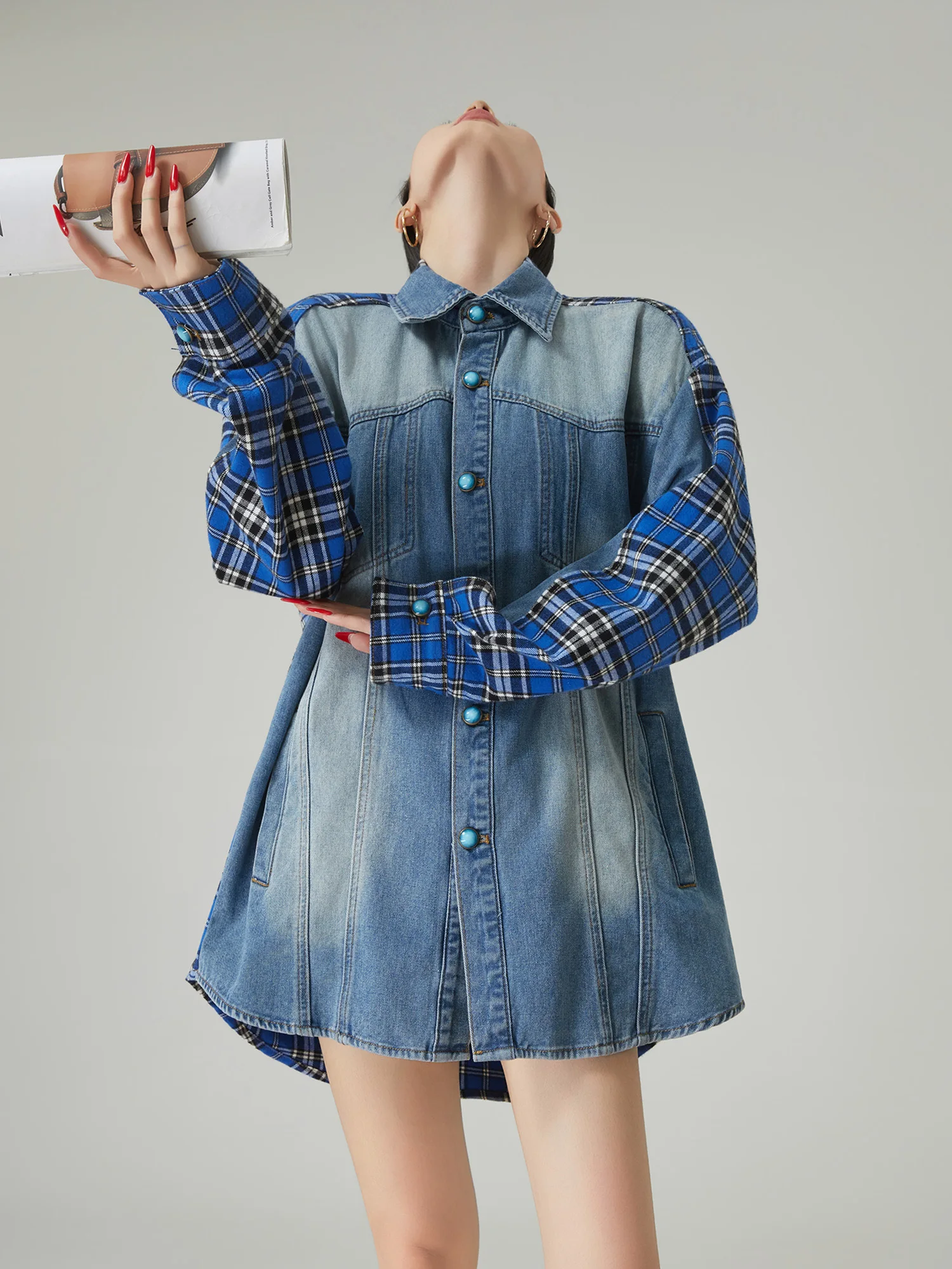 

Blue Plaid Splicing Denim Shirt Jacket Women's Spring Summer Loose Silhouette High-End Feeling Simulation Lapis Lazuli Button...