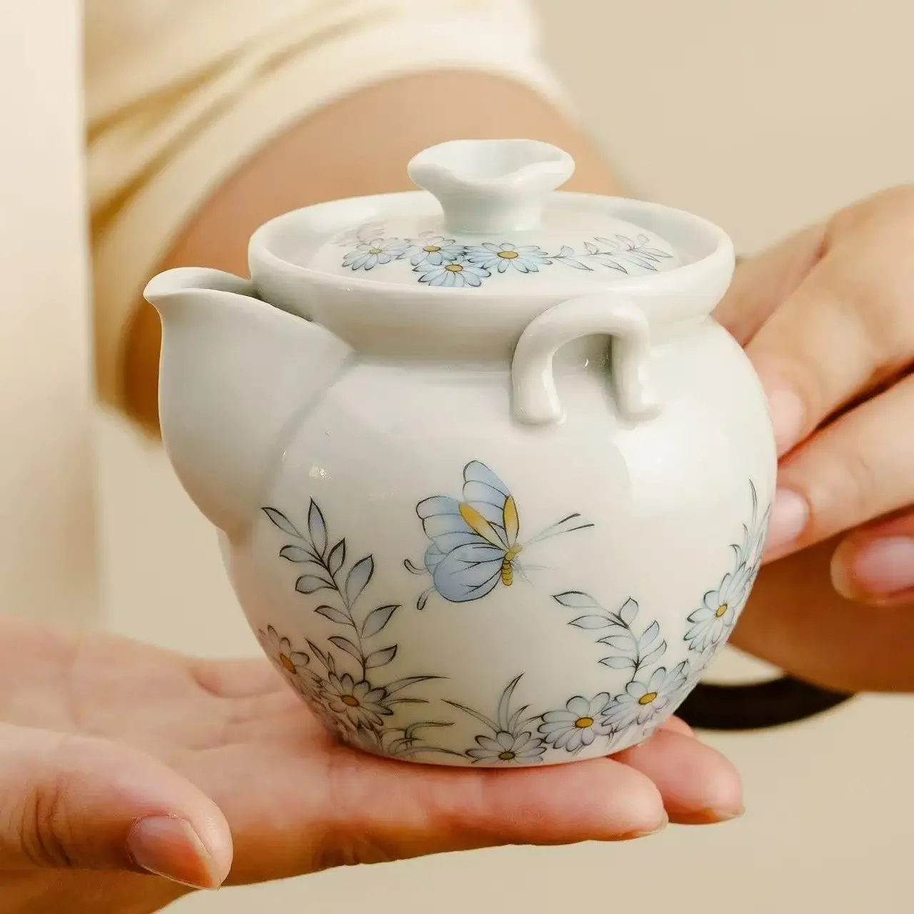 Butterfly Love Flower Azure Hand Grab Pot Kung Fu Tea Set High-end Teapot Ceramic Household Special Filter Teapot for Making Tea