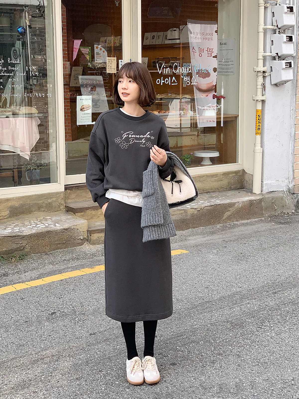 

Свободная толстовка Formula Farlja, новинка 2025, круглый свитшот с глубокими глазами, женская осенне-зимняя цветная блузка с вышивкой, повседневный комплект Sle