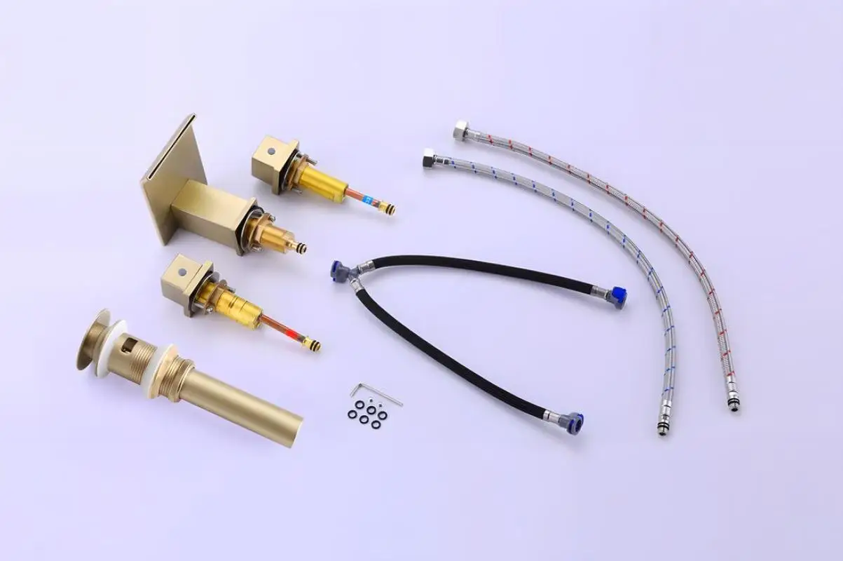 صنبور الحمام النحاسي الفاخر مع تصميم الذهب المصقول شلال بالوعة الحمام صنبور مع 2 خراطيم التوريد 3 حفرة نحى النيكل #6