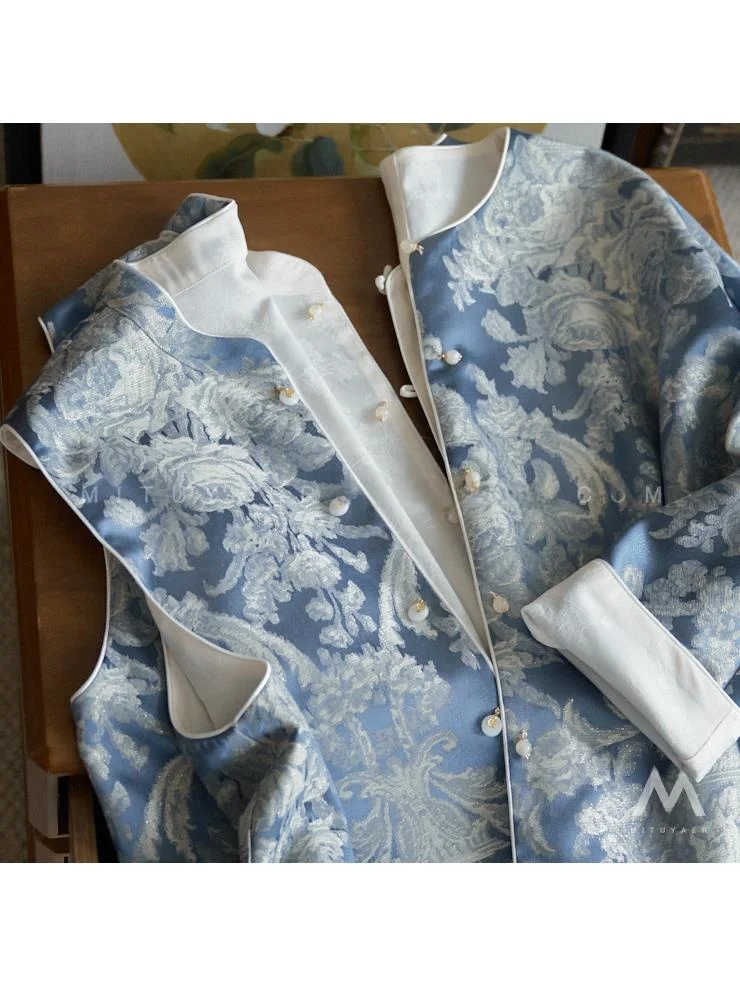 New Chinese Style Women's Vest Two-Way Wear Blue And White Porcelain Gold Thread Embroidery Jade Buckle Straight Cut Commute
