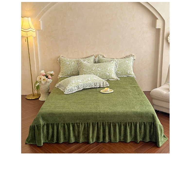 Carved Design Winter Velvet 4pcs Bedding Sets Flower Warm Quilt Cover Thickness Bedspread for Women Bedroom Queen King Size