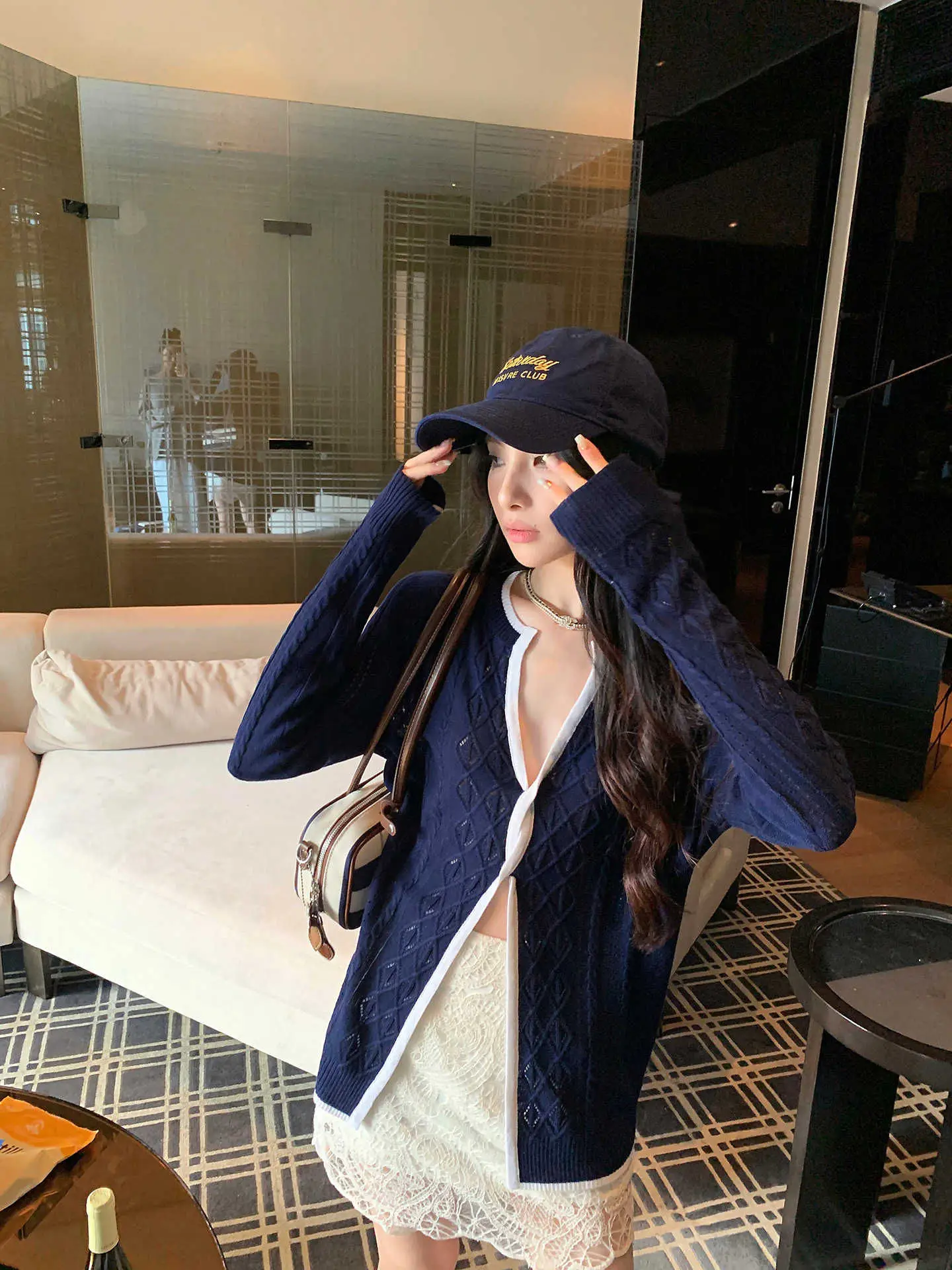 

Женские осенние кардиганы-свитеры для подростков, укороченные, с принтом, на молнии до середины, с заниженной линией плеча, вязаные, приятные к телу, на пуговицах, приталенные, с элементами пэчворка