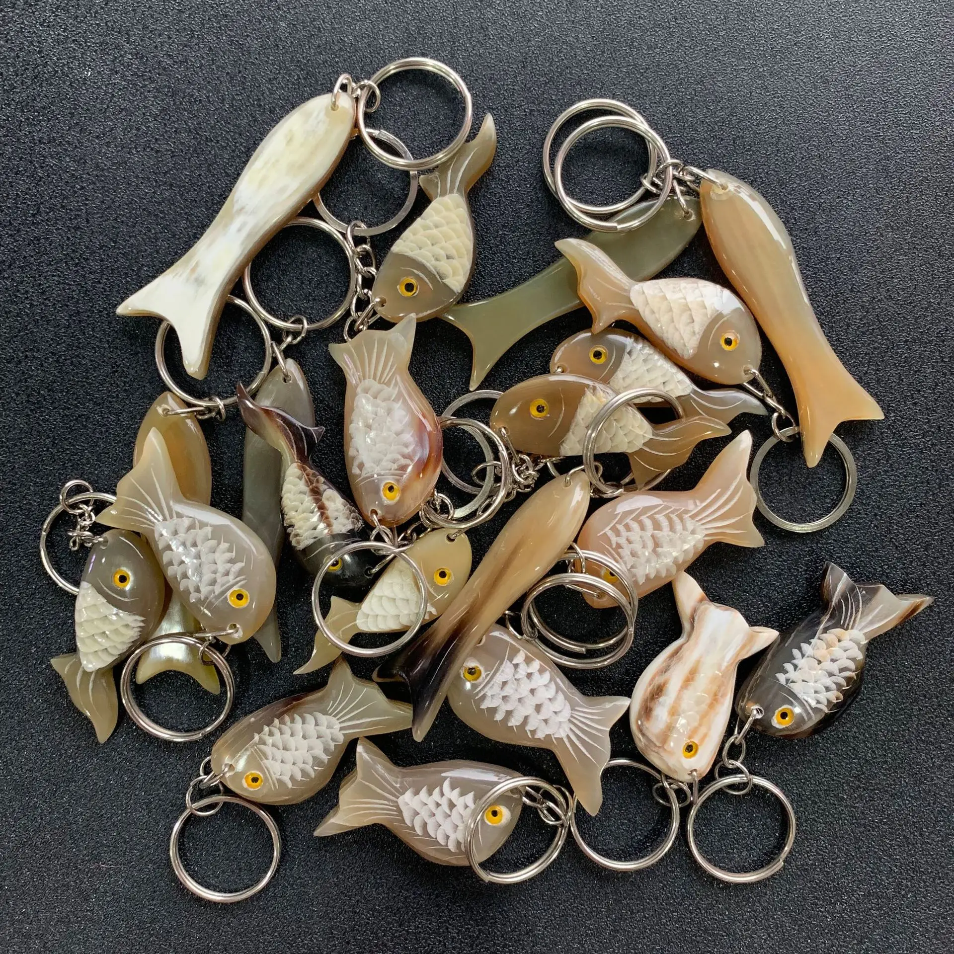 Natural Handmade Buffalo Horn Hanging Ornament Small Fish Crafts Keychain Buffalo Horn Products